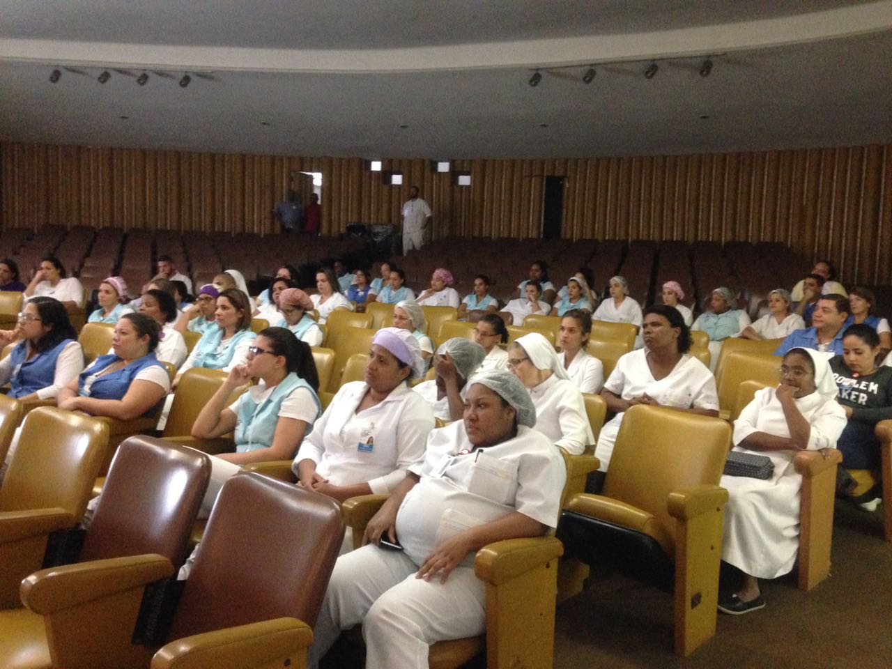 12 de Maio – Dia Internacional da Enfermagem