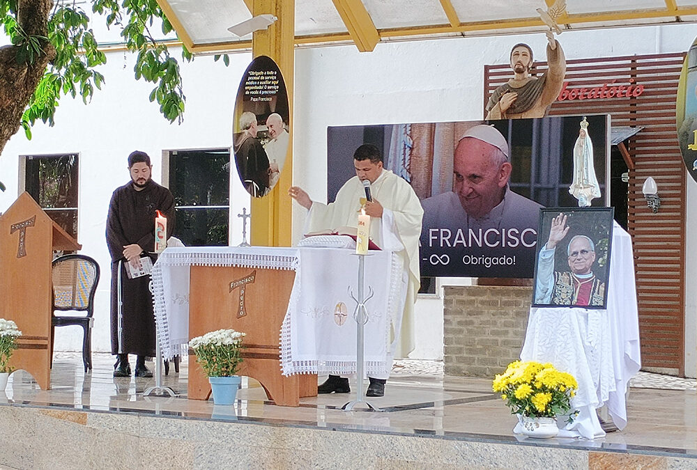 HSF promove exposição aberta ao público para homenagear o Papa Francisco