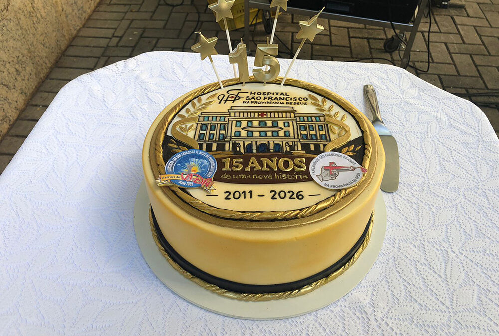 Missa e homenagens marcam os 15 anos da gestão franciscana no Hospital São Francisco na Providência de Deus